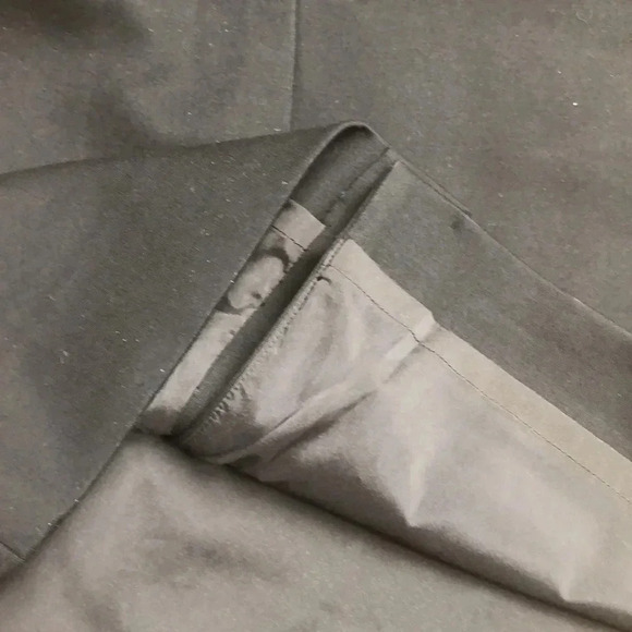 Carlisle Lined Straight Skirt.  Size 10 - Picture 3 of 6